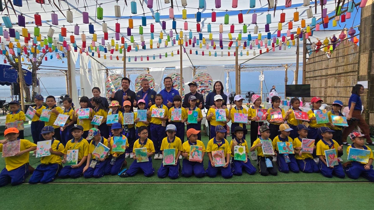 “ธรรมนัส” เชิญชวน พาแอ่วเหนือเที่ยวงานถนนสายดอกไม้งาม ริมกว๊านพะเยา