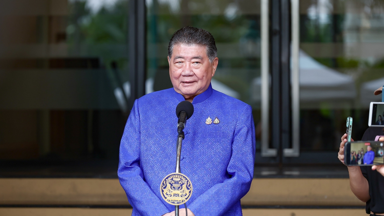 “ภูมิธรรม” ยังไม่เซ็นอนุมัติเรือดำน้ำ รอเจรจาเรื่องเครื่องยนต์ แต่ย้ำจบใน 6 เดือน