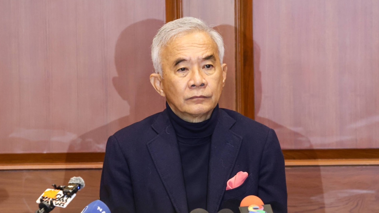 “สุวัจน์” เชื่อรัฐบาลอิ๊งค์ ผ่านปี 68 ได้ ปัดตอบจ่อย้ายซบพรรคเพื่อไทย