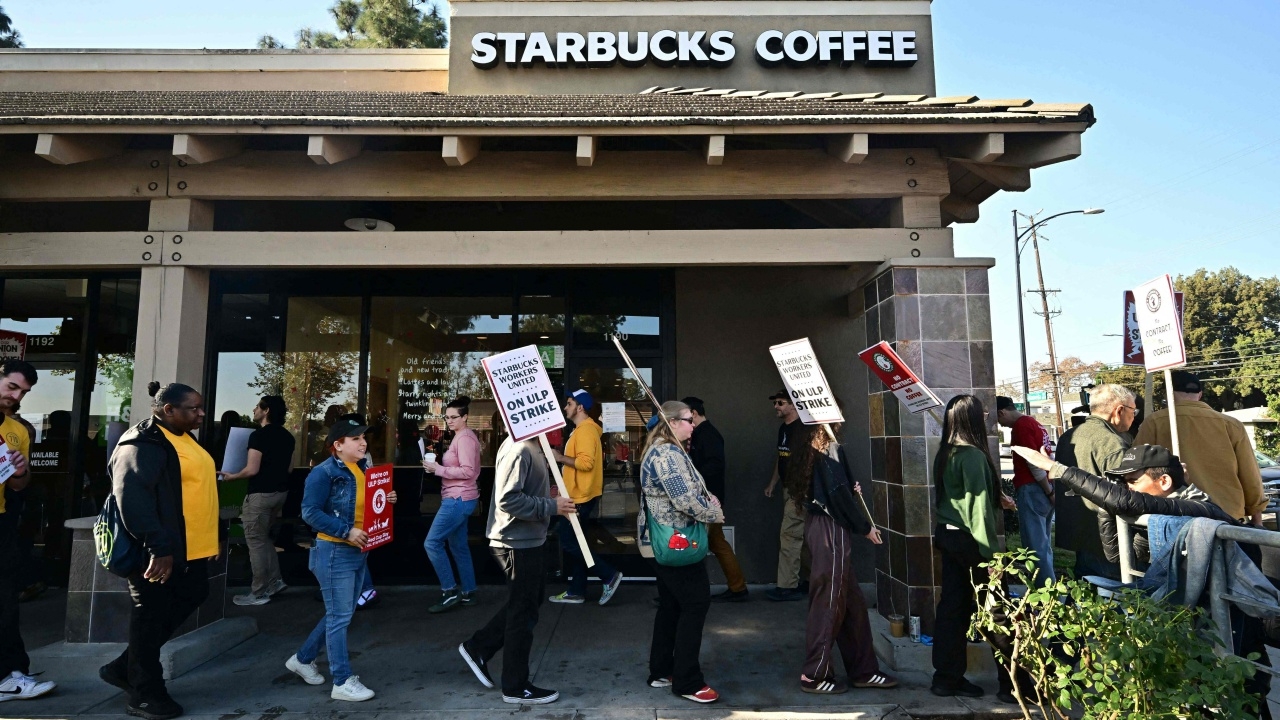 พนักงานสตาร์บัคส์ขยายการนัดหยุดงานประท้วงทั่วสหรัฐฯ