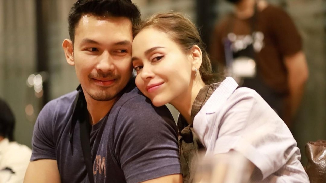 รักไม่ช่วยอะไร นัท-อั้ม ย้อนความทรงจำ 15 ปี จากสามีภรรยา จบแล้วทุกอย่าง