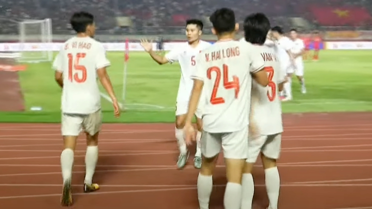 ครึ่งหลังยิงไม่ยั้ง "เวียดนาม" เร่งเกมถลุงชนะ "สปป.ลาว" ประเดิมอาเซียนคัพ 2024