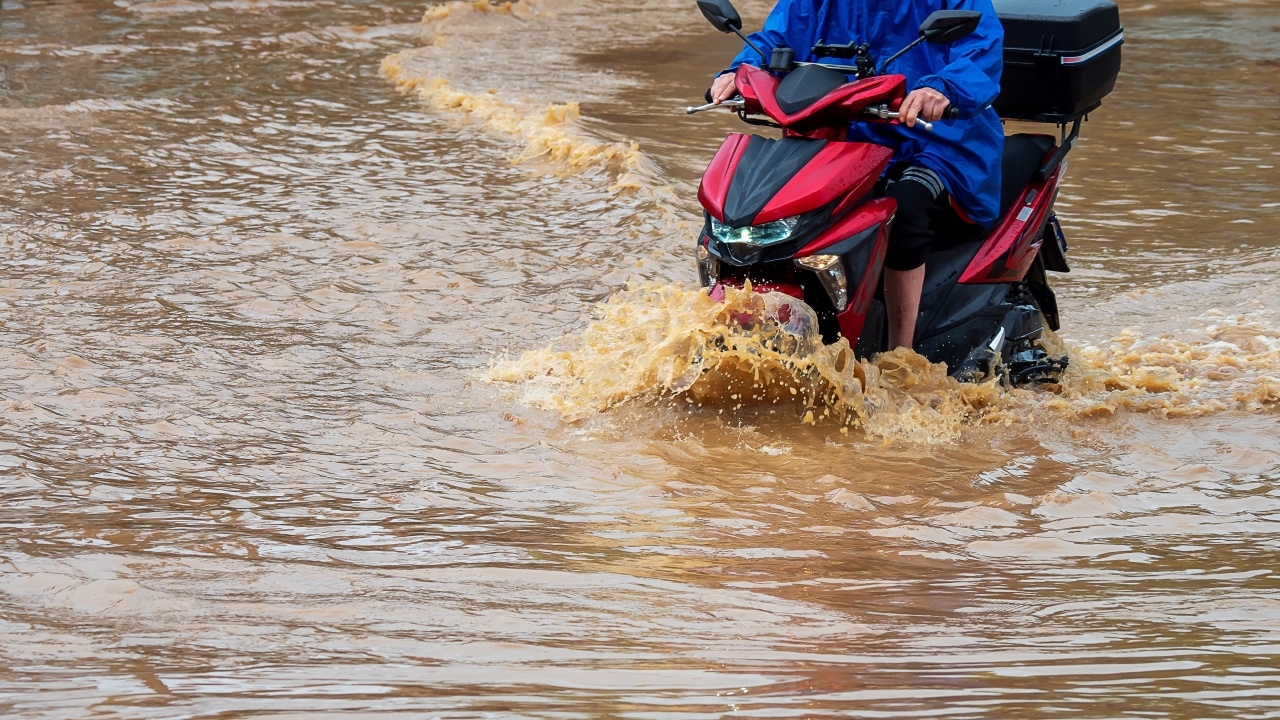 อุตุฯ เตือนฝนหนักใต้ 15-16 ธ.ค. เสี่ยงน้ำท่วม!