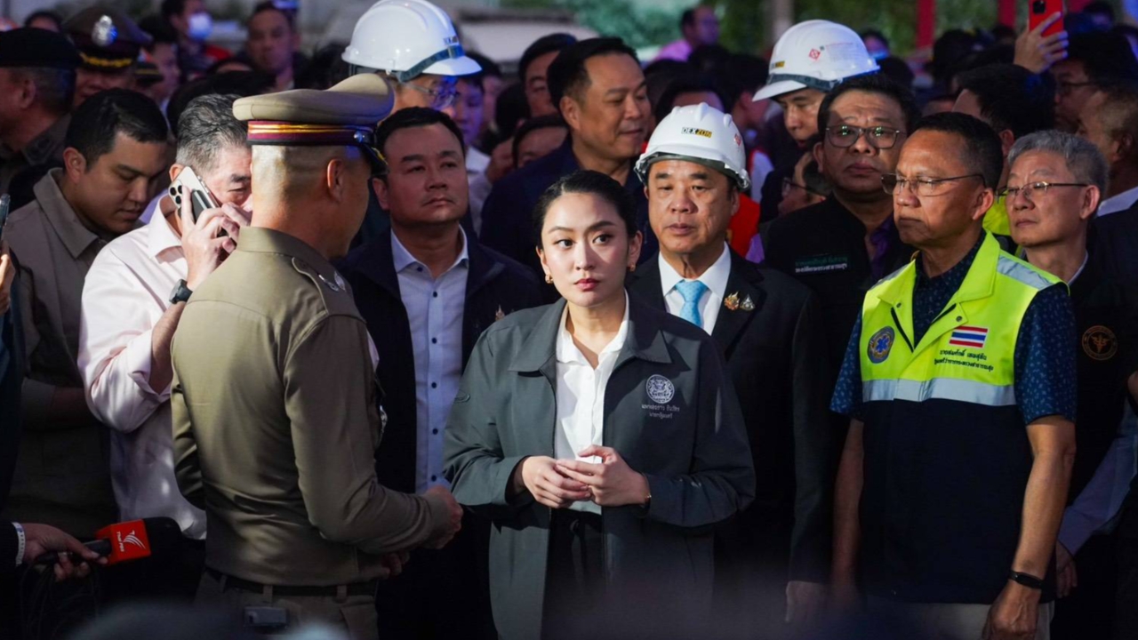 “แพทองธาร” รุดดูตึกถล่มจตุจักร ติดตามสถานการณ์ ก่อนถกต่อที่ศาลาว่าการ กทม.