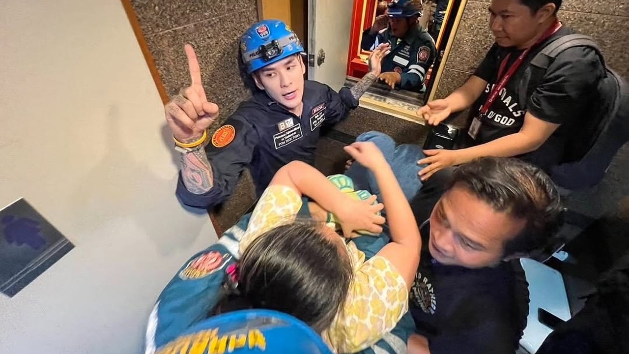 แทค ภรัณยู พร้อมทีมกู้ภัย ช่วยเหลือประชาชนติดค้างในลิฟต์หลังเหตุแผ่นดินไหว 