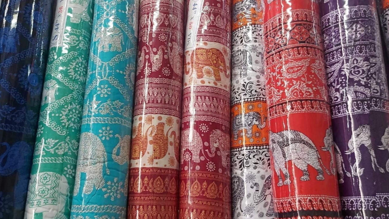 รวมกางเกงลายพื้นถิ่นทั่วไทย ชวนคนไทยใส่กางเกงลายอัตลักษณ์ในวันสงกรานต์ 2568 นี้