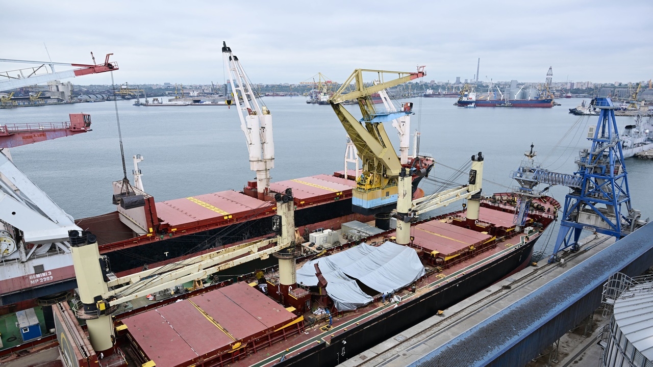 รัสเซีย-ยูเครนตกลงหยุดยิงในทะเลดำ เปิดทางปลอดภัยให้เรือพาณิชย์