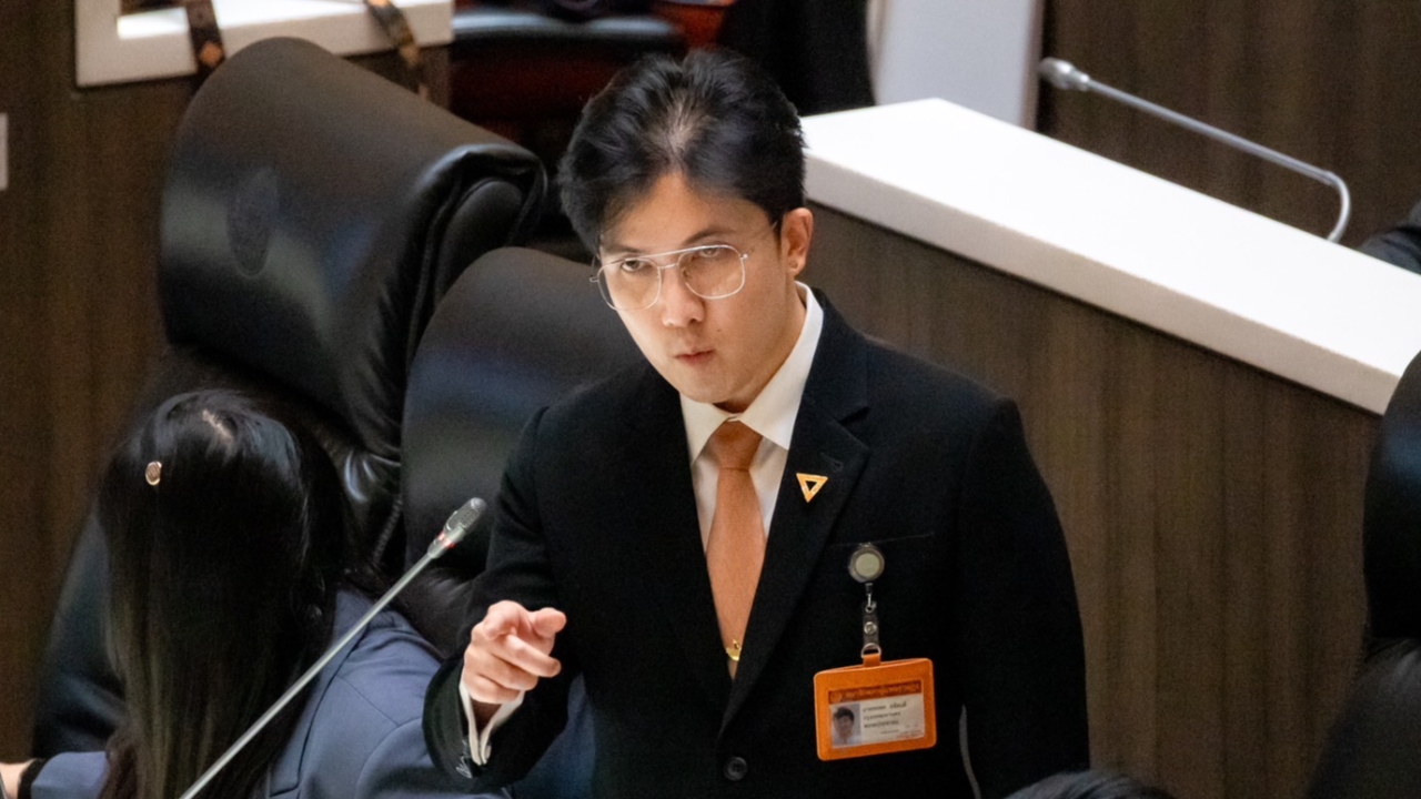 สส.รัฐบาลท้วงวุ่น “ชยพล” แฉรังไอโอยุคใหม่ พูดถึงสถาบัน จนเกือบอภิปรายไม่จบ