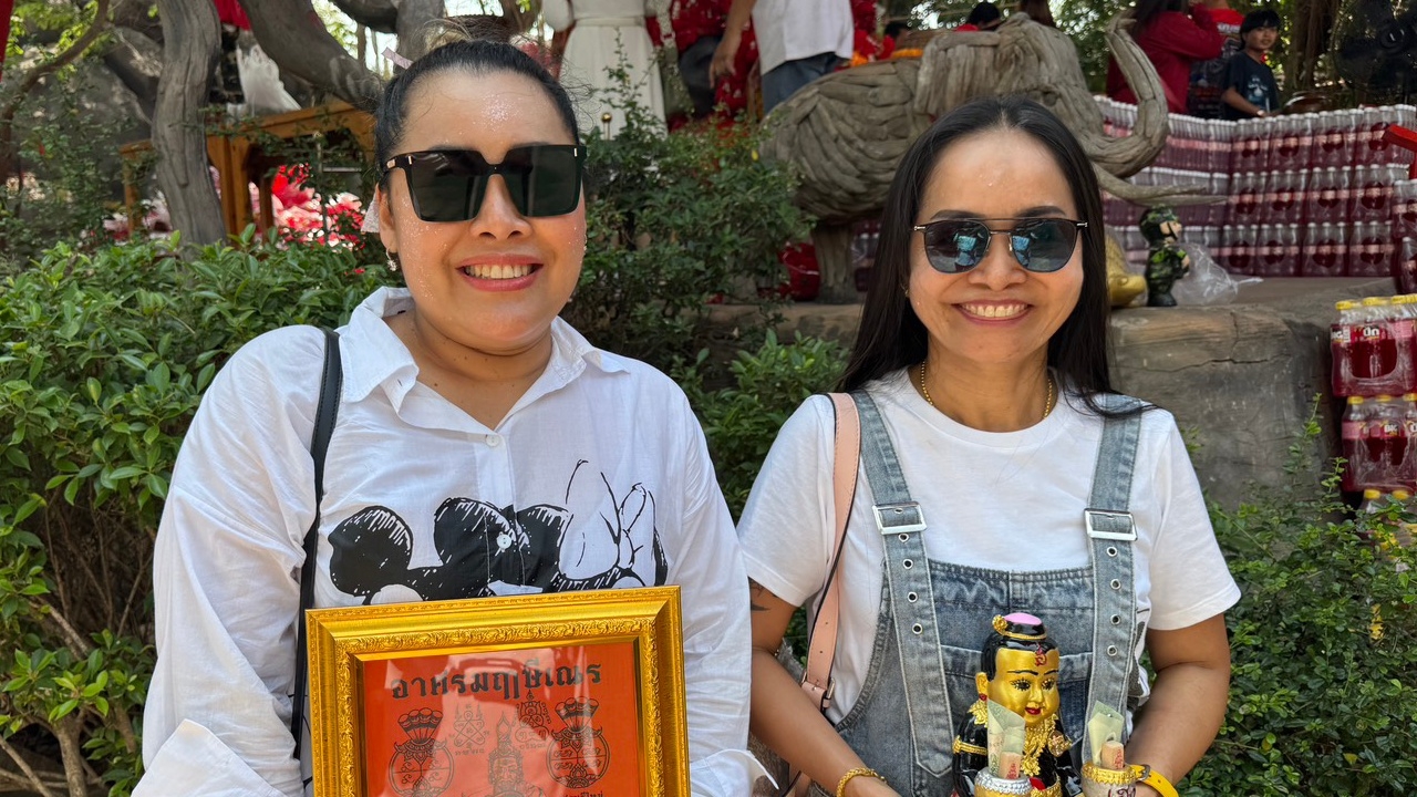 สาวถูกหวย 10 งวด กลับมาแก้บน "กุมารทองเจ้าสัวเฮง" ไม่ลืมส่อง "เลขเด็ดงวดนี้"