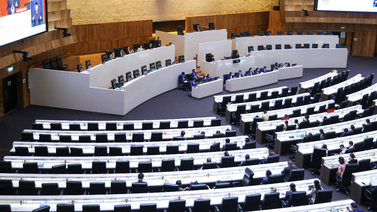 เปิดชื่อ 7 งูเห่าฝ่ายค้านลงมติหนุน “นายกฯ อิ๊งค์” - “ปูอัด” โผล่มาเป็นน้องใหม่