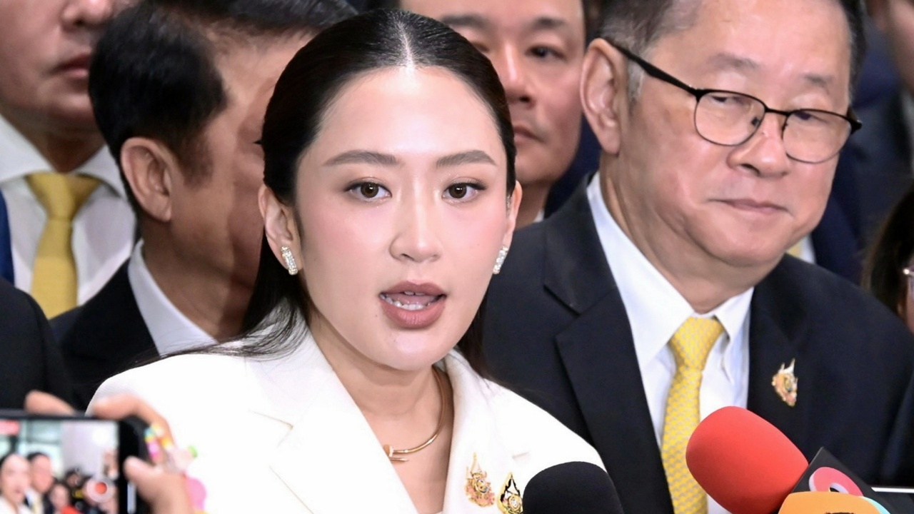 "นายกฯ อิ๊งค์" ออกสภาหลังศึกซักฟอกวันแรก ไม่ตกใจหลังฝ่ายค้านปูดคำ "กีกี้"