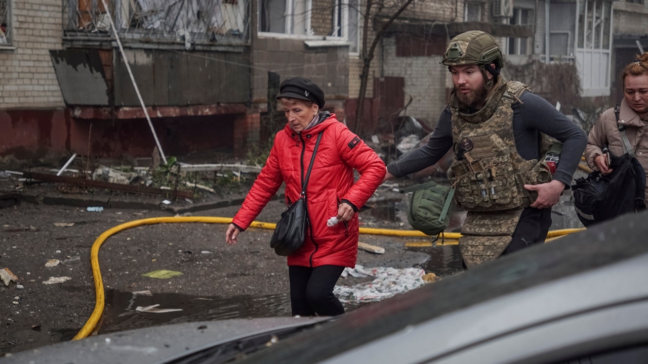 รัสเซียยิงมิสไซล์โดนโรงเรียน-โรงพยาบาลเด็กในเมืองซูมี เจ็บ 65 ราย