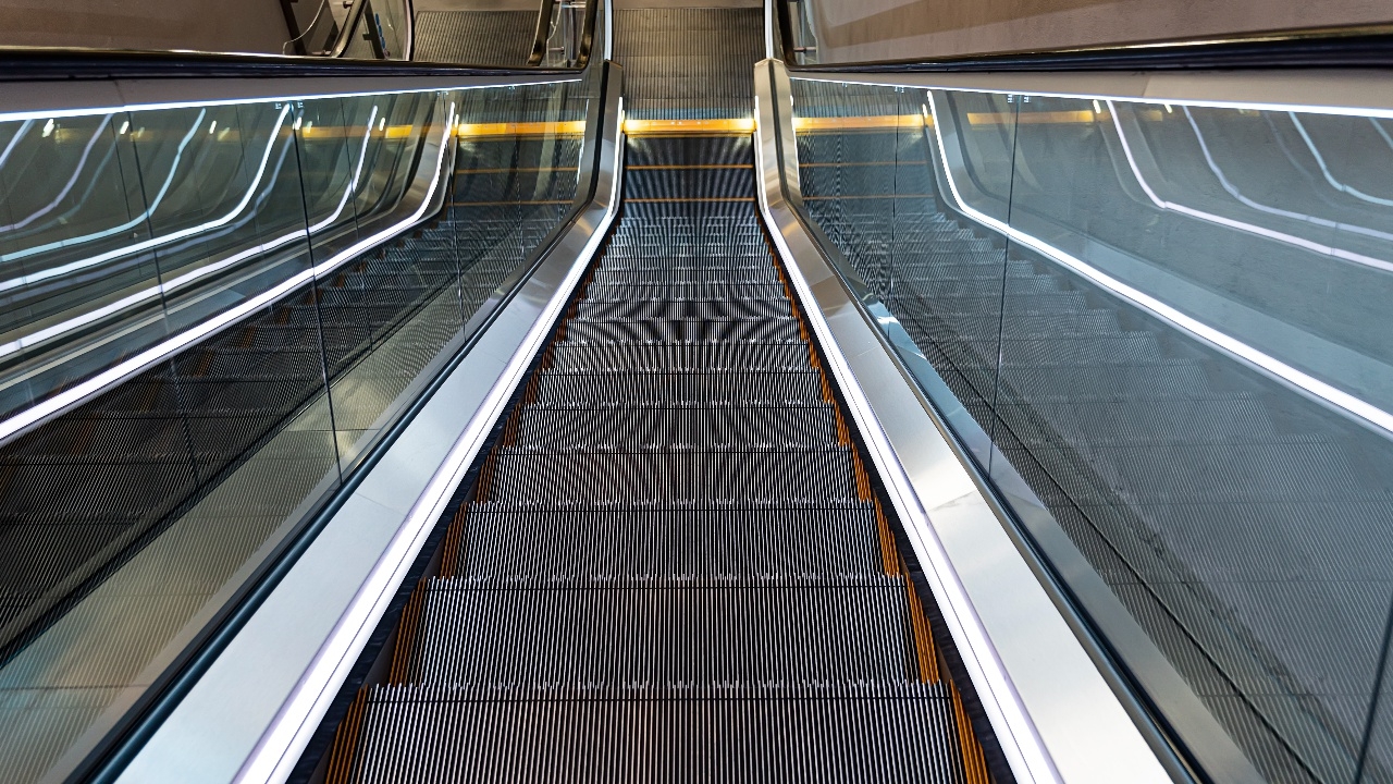 ครม. กำหนดบันไดเลื่อน ทางเลื่อนอัตโนมัติ ต้องได้มาตรฐานอุตสาหกรรมใหม่