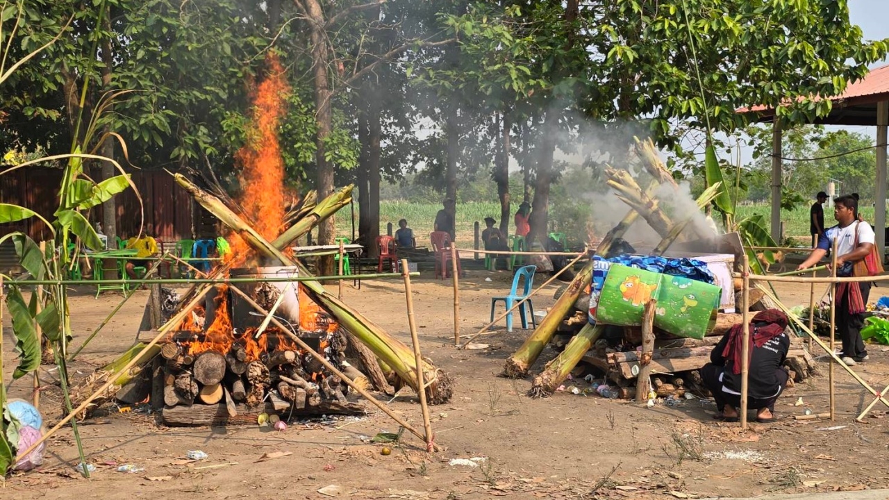 เผาแล้ว 2 พี่น้อง เหยื่อ SUV พุ่งชน ครอบครัวร้องไห้ระงม ทำใจไม่ได้