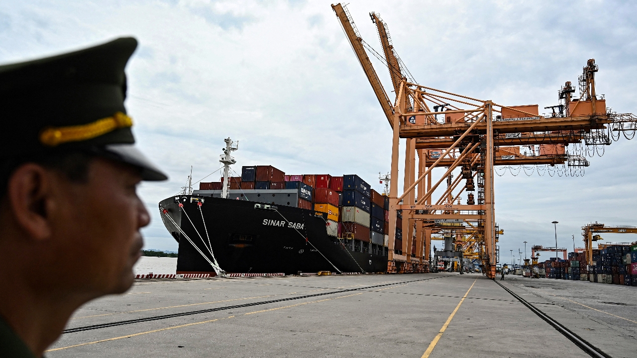 เวียดนามขยับแล้ว  ลดภาษีนำเข้าสหรัฐฯ-ไฟเขียว Starlink หวั่นเจอทรัมป์ขึ้นภาษีตอบโต้ Dirty 15