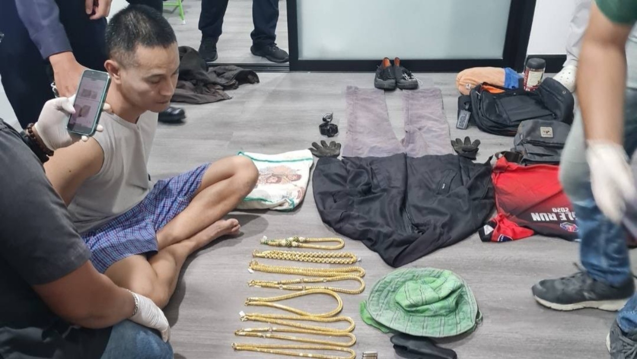 รวบโจรบุกเดี่ยวชิงทอง 160 บาท ที่อยุธยา วางแผนอย่างดี เตรียมหลอมเพื่อขาย