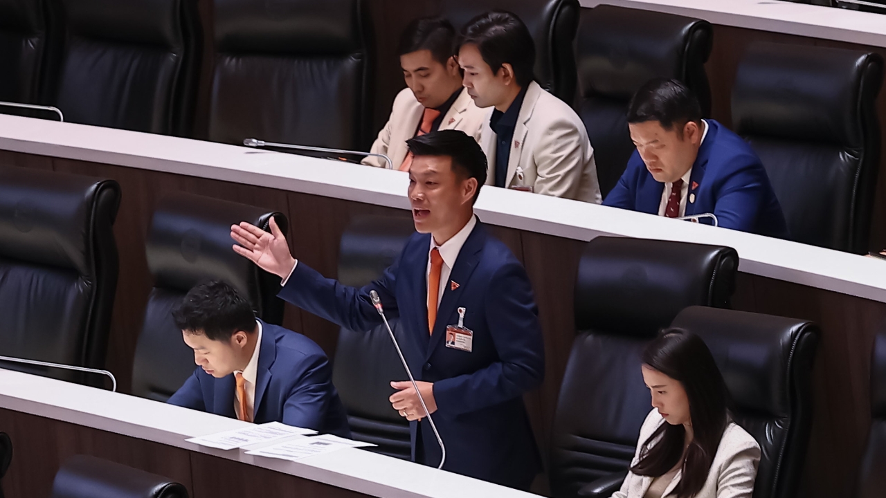 ปรับคิวซักฟอกตัวตึงถล่มตั้งแต่วันแรก “บิ๊กป้อม” อภิปราย 10 นาทีต่อจาก “เท้ง”