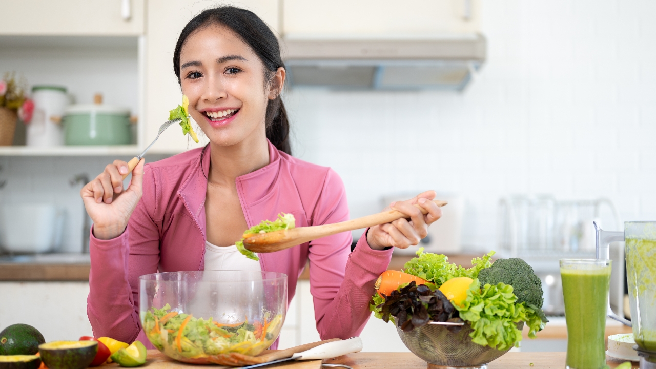 รวม 10 เมนูอาหารเพื่อสุขภาพ ประโยชน์ครบ 5 หมู่ ทำกินเองได้ง่ายๆ