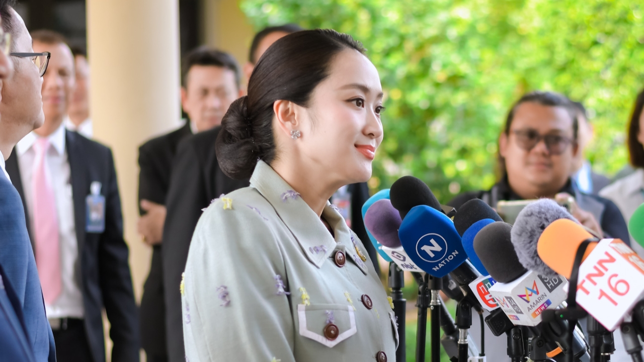 “แพทองธาร” ยันพบ “เนวิน-อนุทิน” ไร้คุยปมฮั้วเลือก สว. โต้แผนเปลี่ยนสี สว.