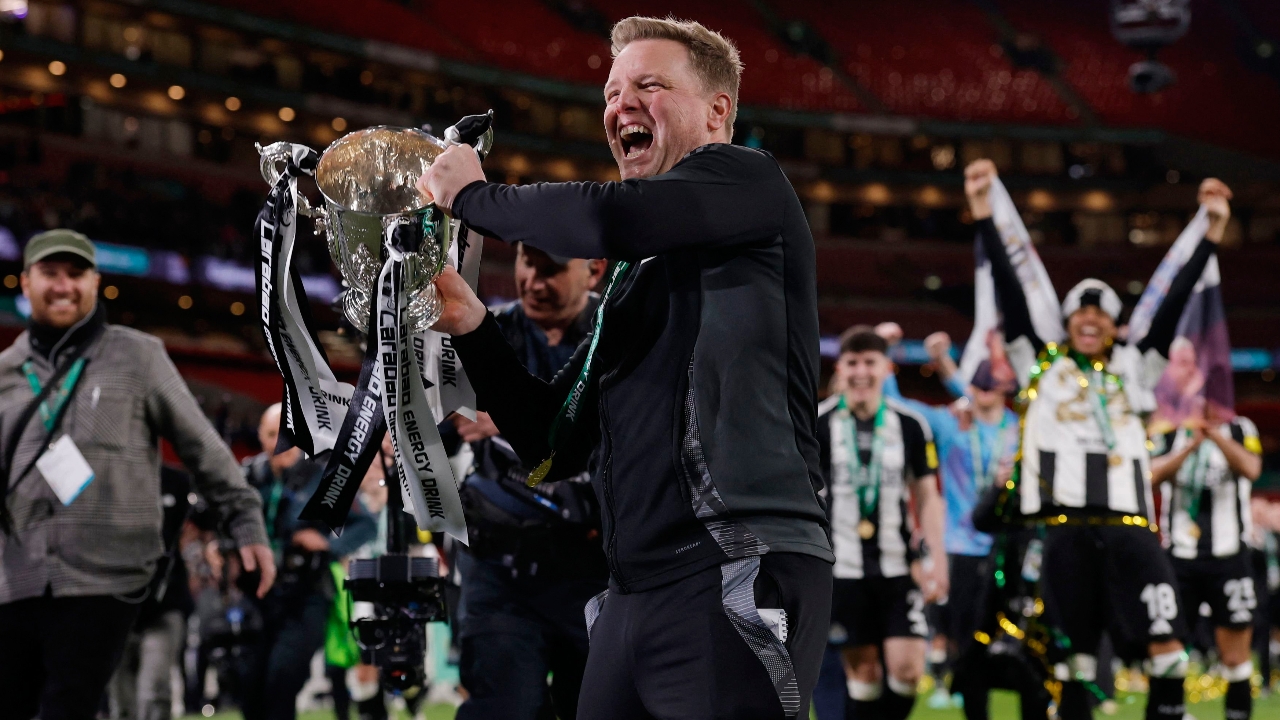 "ฮาว" ลุ้นเป็นกุนซือรวยสุดอันดับ 3 พรีเมียร์ลีก หลังพานิวคาสเซิล ได้แชมป์คาราบาวคัพ