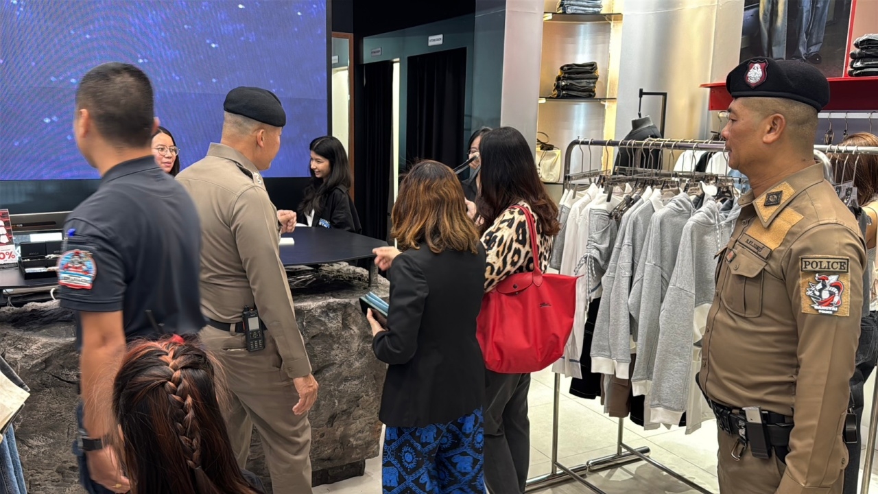 รู้ตัวผู้ก่อเหตุ ปมศึก "นักหิ้วกระเป๋า" ห้างจ่อเพิ่มมาตรการรักษาความปลอดภัย