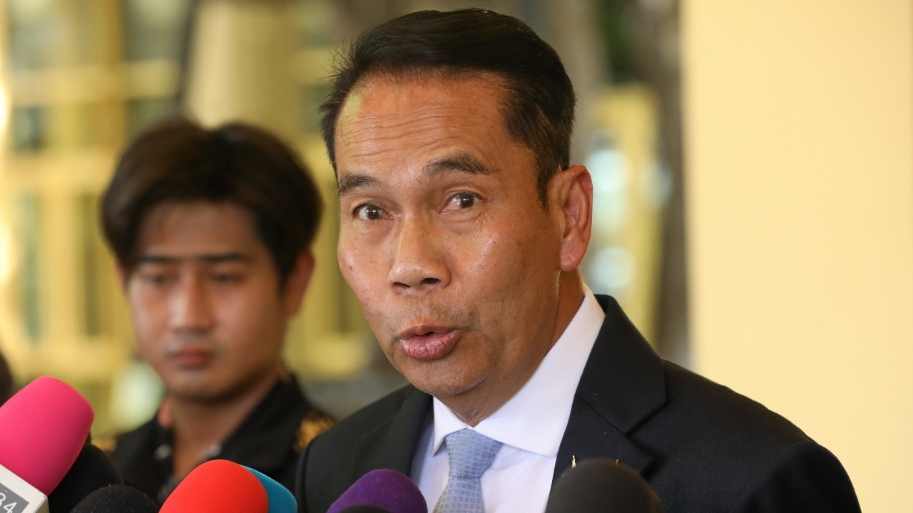 “สุทิน” โต้ “โรม” นายกฯ สบายมาก-“อดิศร” เหน็บ ศึกซักฟอกสั่งลาฝ่ายค้านหลายคน