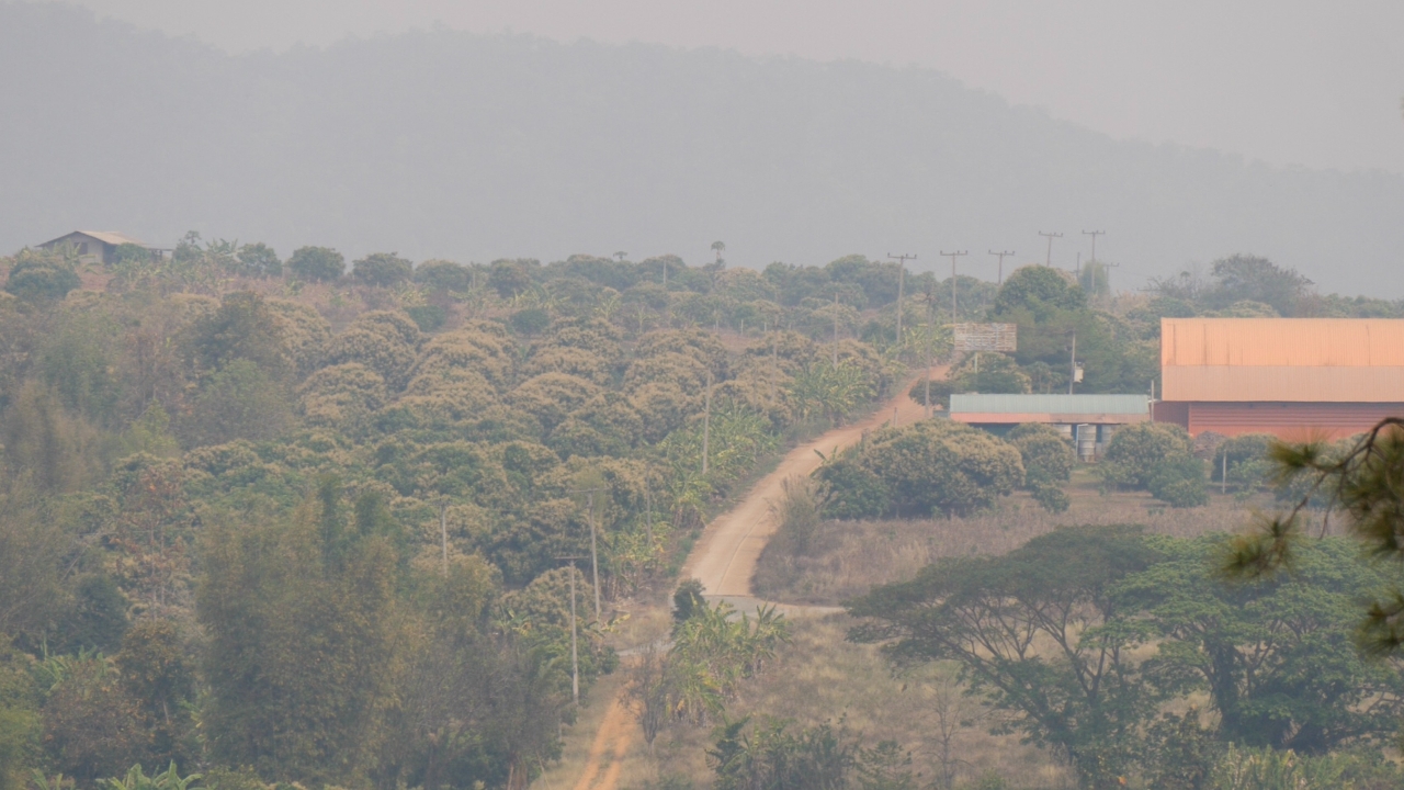 "เชียงใหม่" วิกฤติหนัก PM 2.5 พุ่ง ขาวโพลนไปทั่วเมือง ติดท็อป 3 เมืองมลพิษโลก