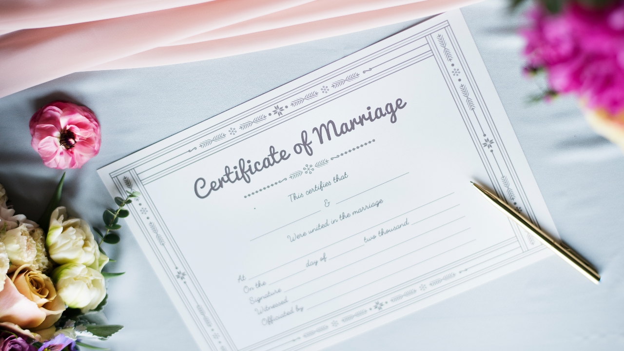 จดทะเบียนสมรส 2568 ใช้เอกสารอะไร จดที่ไหน มีขั้นตอนอย่างไร เช็กที่นี่