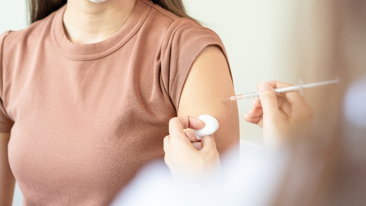 สภากาชาดไทย เปิดจุดบริการฉีดวัคซีนไข้หวัดใหญ่ สายพันธุ์ใหม่ ปี 2568