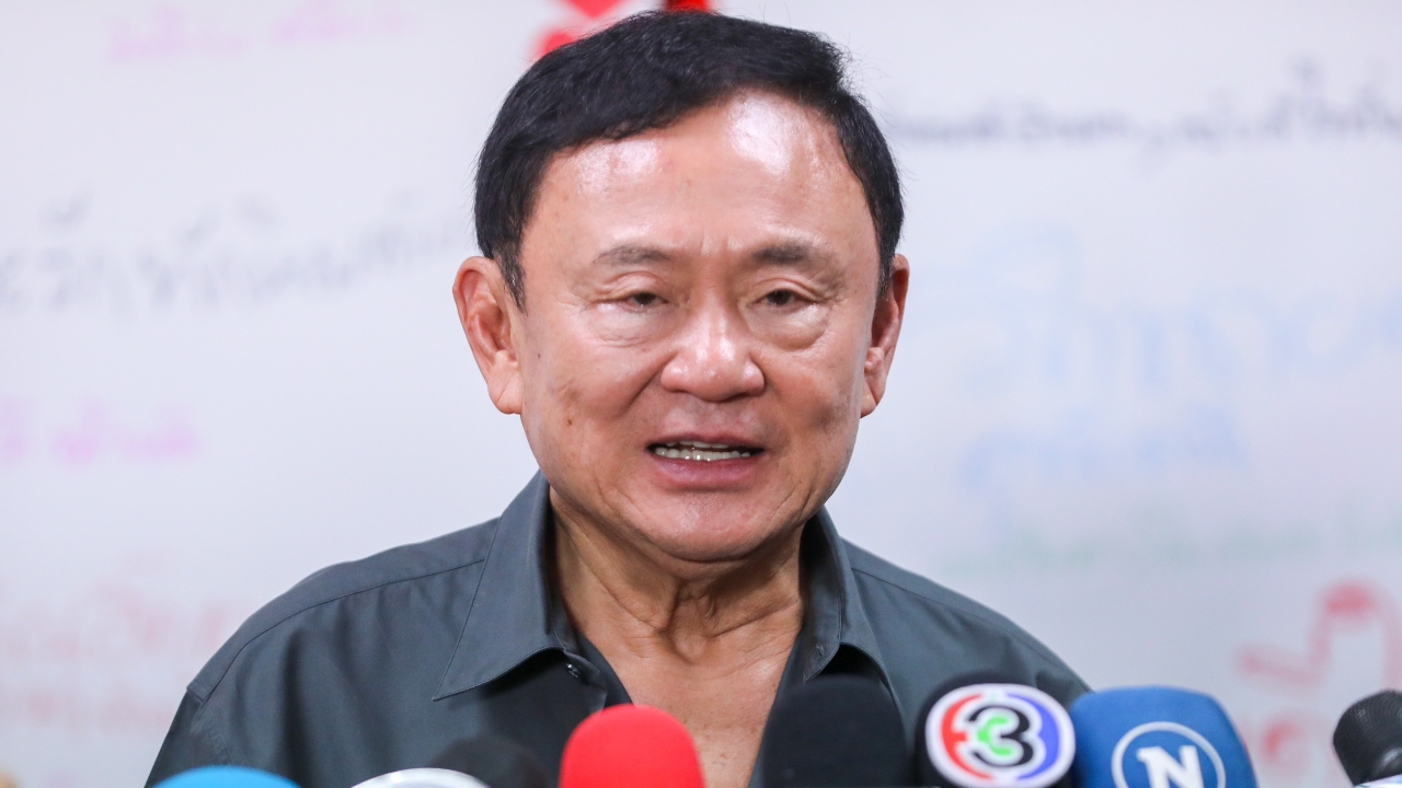 ไม่มีปัญหาหากฝ่ายค้านใช้ สทร. ซักฟอก “ทักษิณ” บอกคนที่ชอบเขาจะแปล “สุดที่รัก”