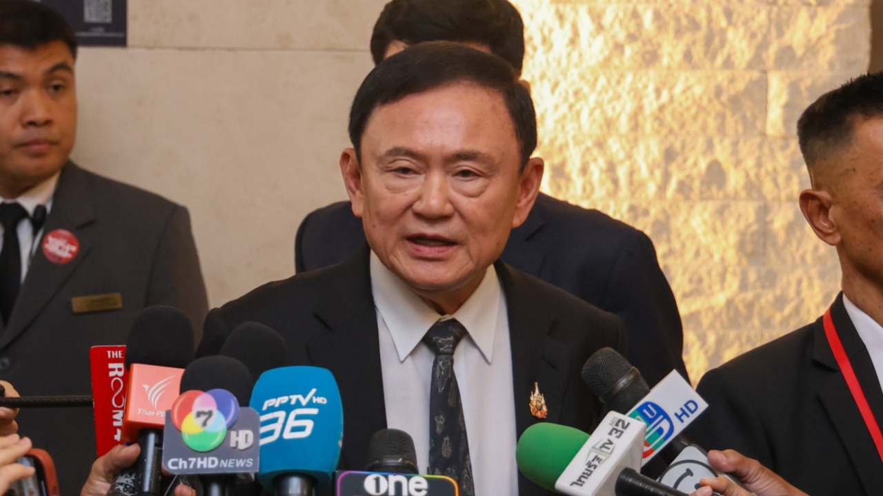 “ทักษิณ” ซัด ปชน. หวังดิสเครดิต อัดไม่ต้องรีบทำคะแนน -“อนุทิน-เนวิน” เข้าหาคุยเรื่อง สว. จริง