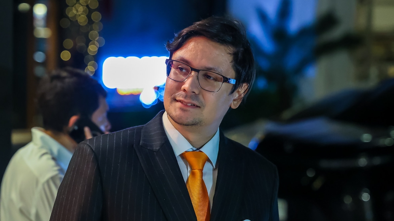 “โรม” เย้ยหรือไร้ผลงานไม่อยากให้ซักฟอกนาน เผื่อเวลาให้ “อิ๊งค์” แสดงภาวะผู้นำ