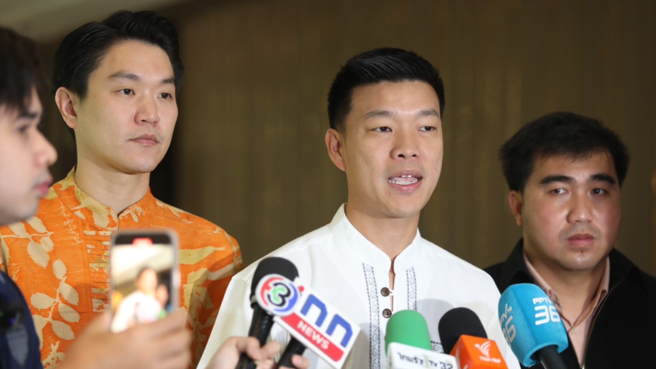 “เท้ง” เย้ย “ทักษิณ” ทำตัวเองทั้งนั้น หลังรำคาญ ปชน. บอกใบ้คำเปลี่ยนชื่อในญัตติ