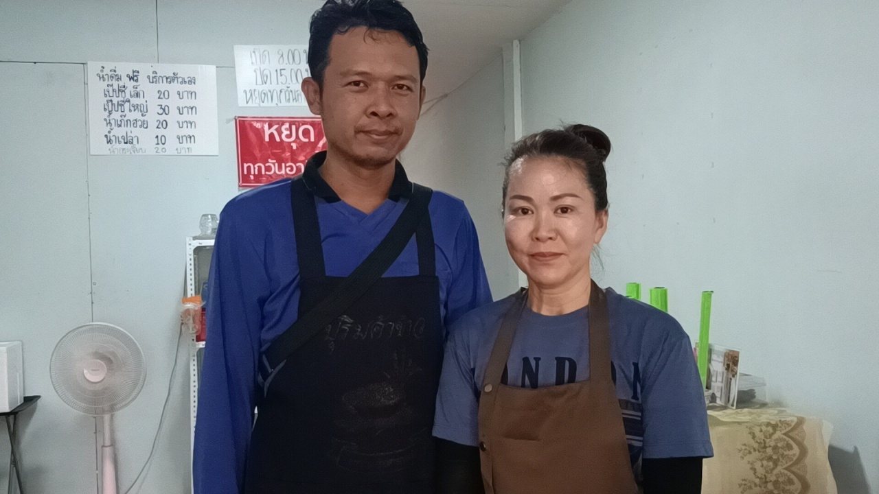 แห่ชื่นชม "เจ้าของร้านใจดี" ทำข้าวให้เด็กหิวโหย ขณะเดินเท้ากลับบ้านต่างอำเภอ