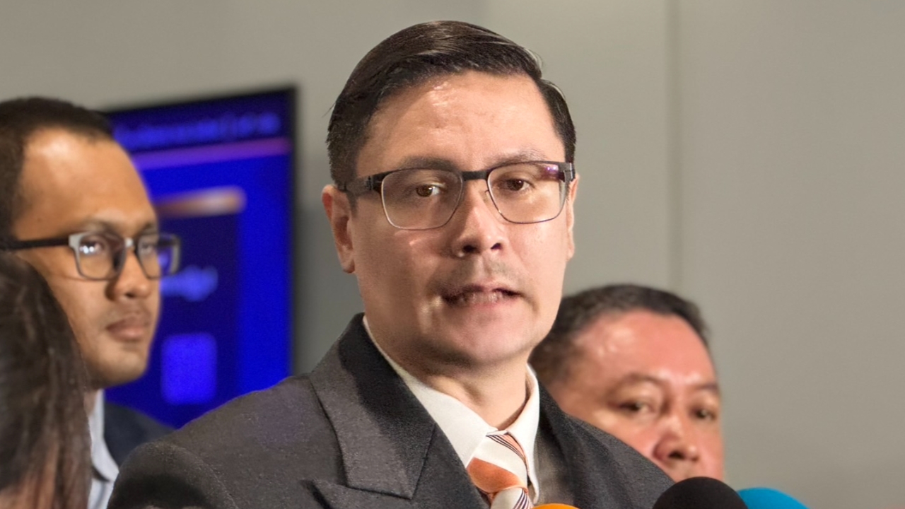 “โรม” ตั้งคำถาม รัฐบาลพาติดตามชีวิต 40 อุยกูร์ สื่อไทยมีอิสระจริงหรือไม่