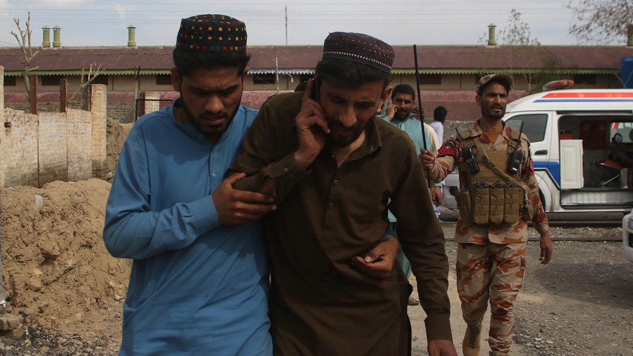 กองทัพปากีสถานช่วยตัวประกัน 300 คนได้แล้ว หลังกลุ่มติดอาวุธยึดรถไฟ