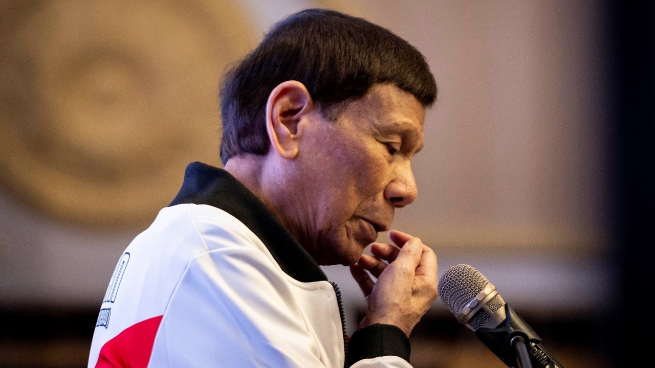 ดูเตร์เตถึงกรุงเฮกแล้ว หลังเครื่องบินล่าช้าหลายชั่วโมง เตรียมขึ้นศาล ICC