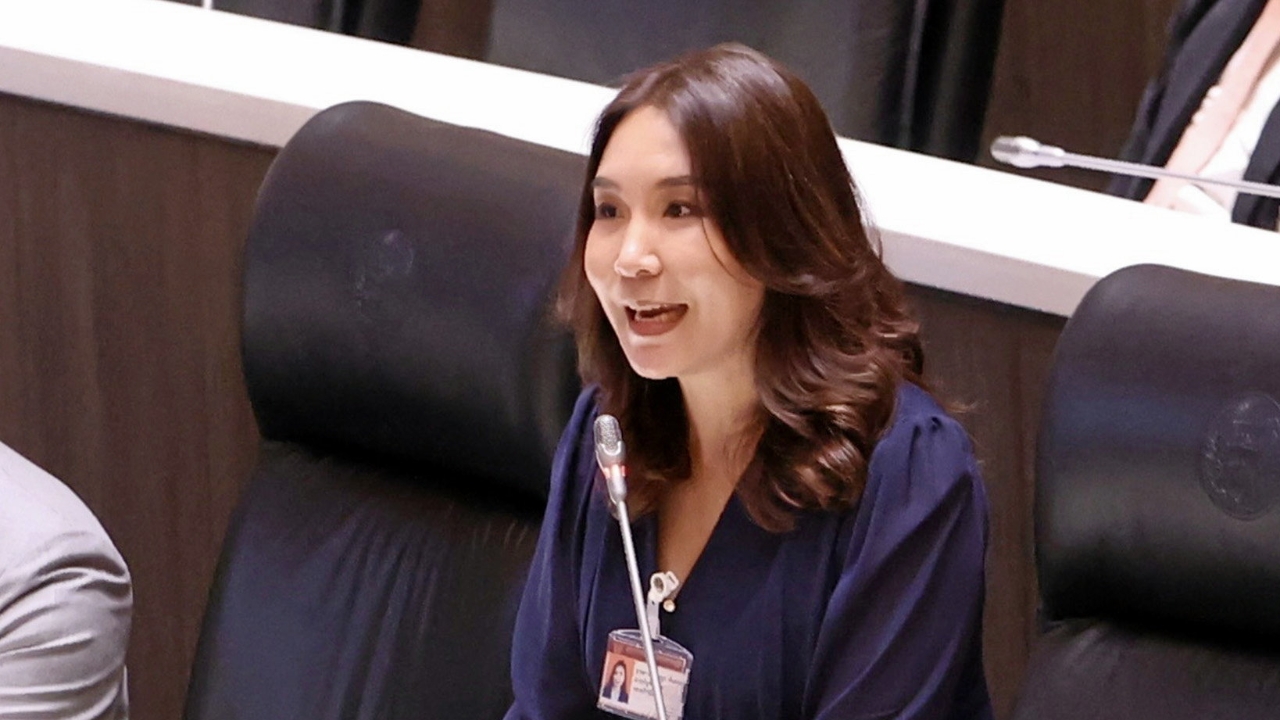 “ศิริกัญญา” กังวลยื้อบรรจุญัตติซักฟอก จี้ “อิ๊งค์” โชว์ภาวะผู้นำเหมือน “ยิ่งลักษณ์”