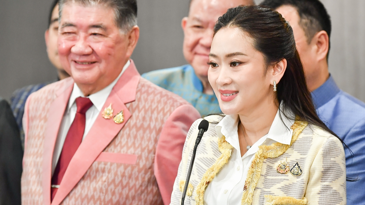 ผลโพล หนุนอภิปรายไม่ไว้วางใจทั้ง ครม. มองหลังซักฟอก “อิ๊งค์” ยังเป็นนายกฯ