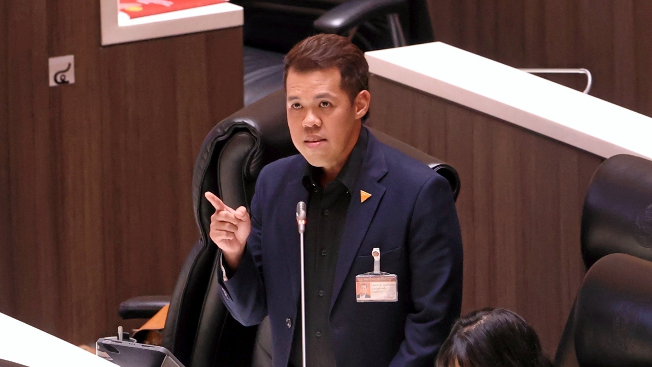 “ปกรณ์วุฒิ” แนะเพื่อไทยทบทวนจุดยืน ปชต. หลัง “วิสุทธิ์” พูดเหน็บยุบฝ่ายค้าน