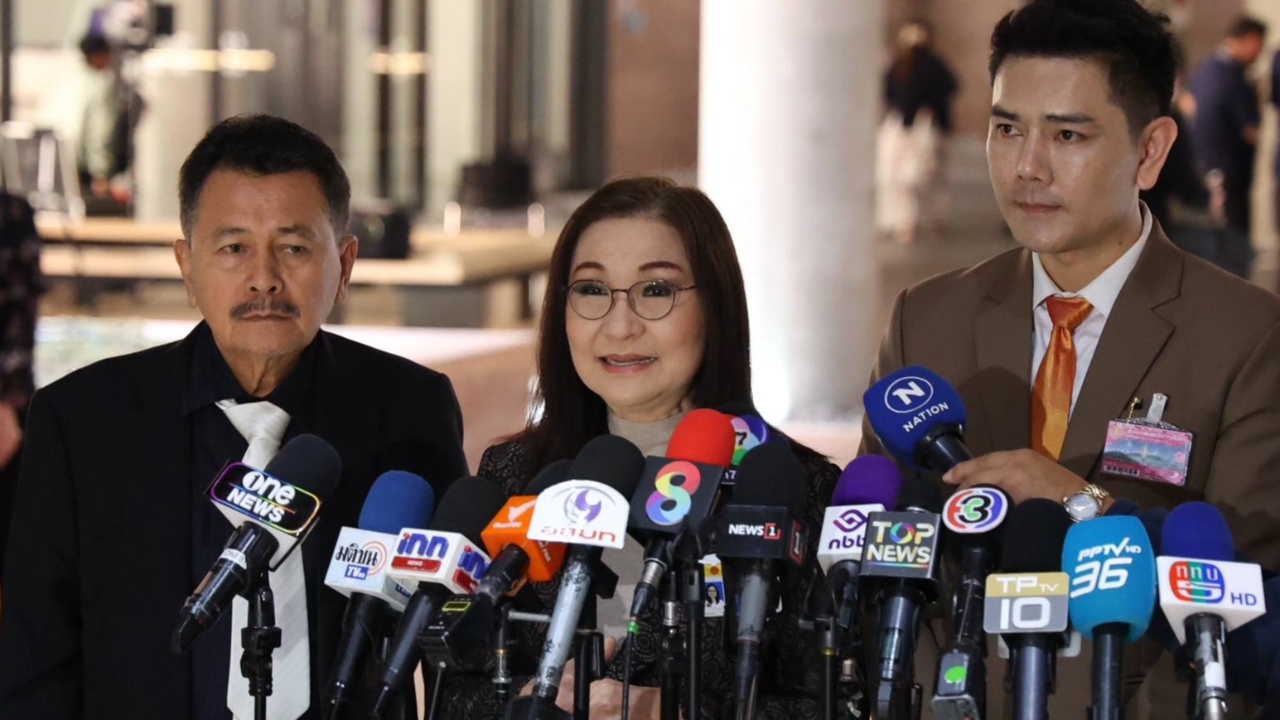 “นันทนา” แนะ สว.ทุกคน เข้าสู่การตรวจสอบ “ทนายอั๋น” มอบดอกไม้ให้กำลังใจ