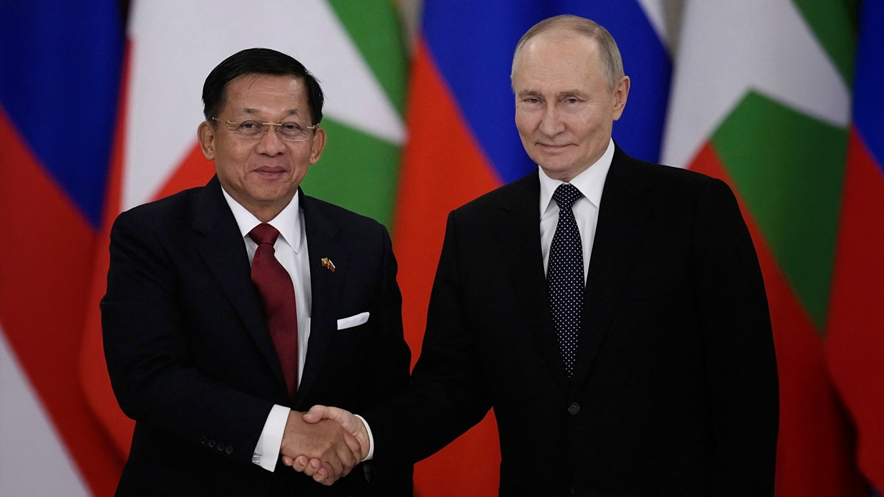 "ปูติน-มิน อ่องหล่าย" จับมือกัน ลงนามข้อตกลงสร้างโรงไฟฟ้าพลังงานนิวเคลียร์ในเมียนมา