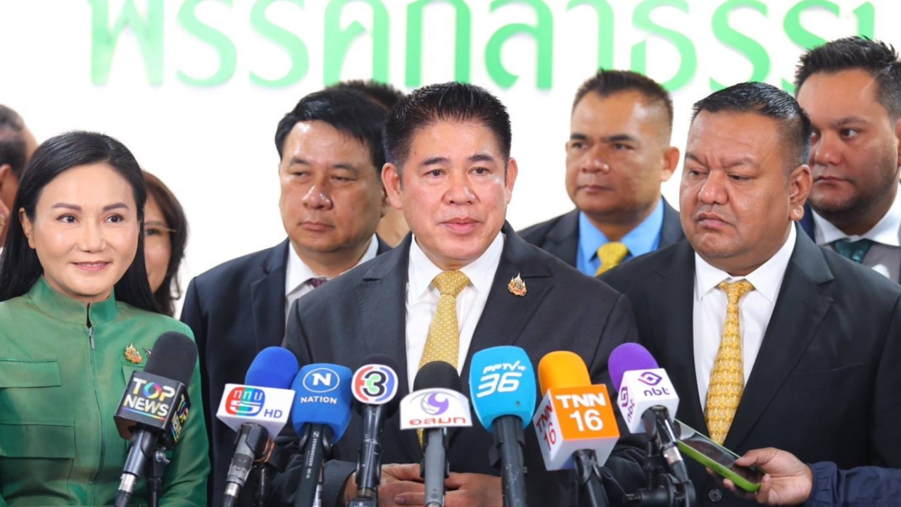 “ธรรมนัส” บอกถ้ายังอยู่กับ “ลุงป้อม” ไม่ให้อภิปรายแน่- “เนวิน-อนุทิน” พบ “ทักษิณ” เรื่องปกติ