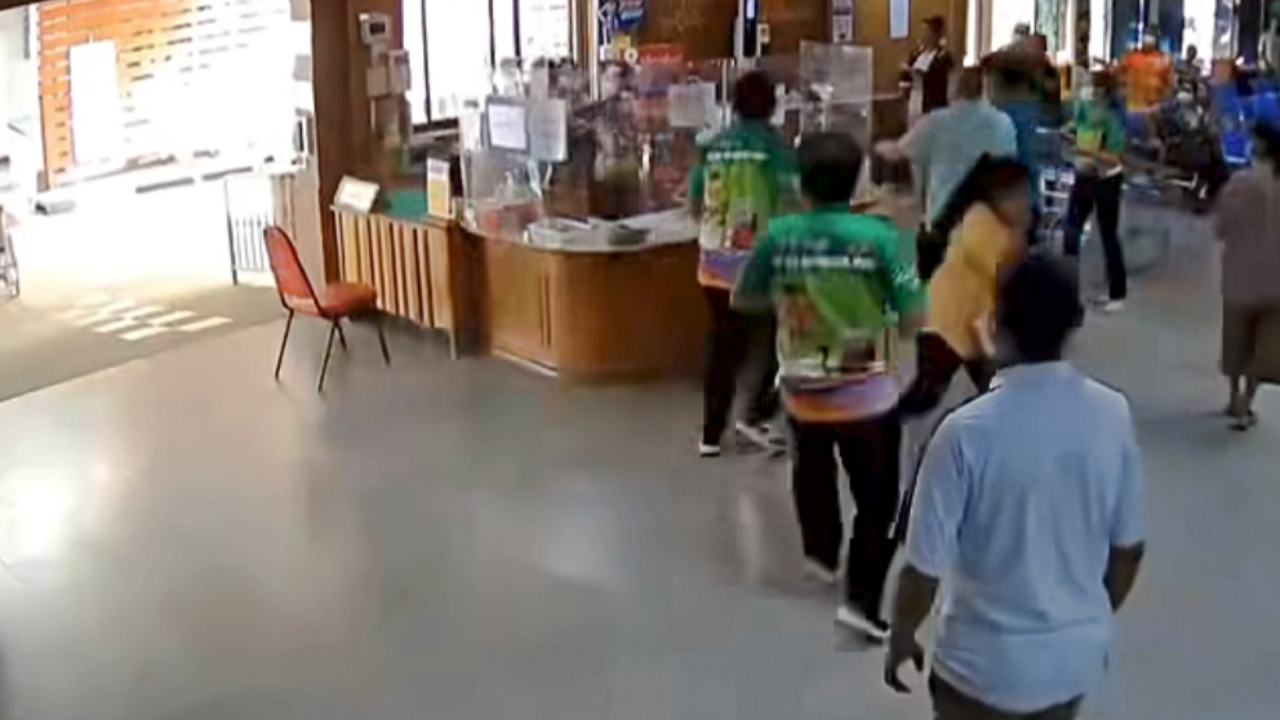 อีกแล้ว เจ้าหน้าที่ รพ. ถูกชายเข้ามาติดต่อรักษา ทุบ-ชกต่อย ได้รับบาดเจ็บ