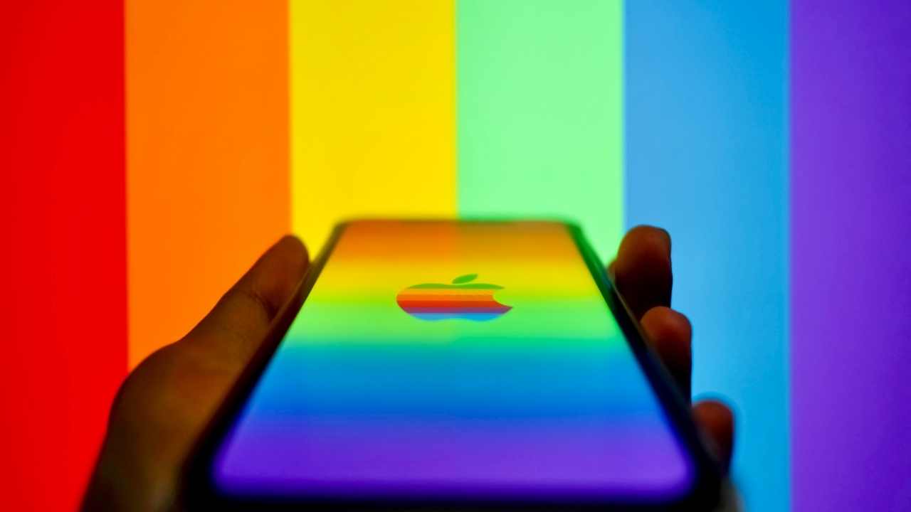 นักวิเคราะห์คาดการณ์ iPhone Fold มีโอกาสเปิดตัวเร็วที่สุดในปี 2026 