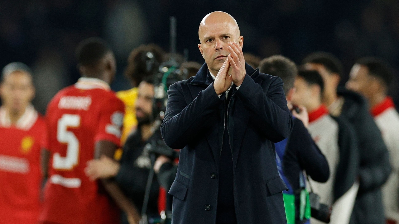 ชัดเจนมาก "สล็อต" ตัดสินใจแล้วก่อน "ลิเวอร์พูล" ลุ้น 3 แชมป์ แต่เผยมี 1 ข่าวร้าย