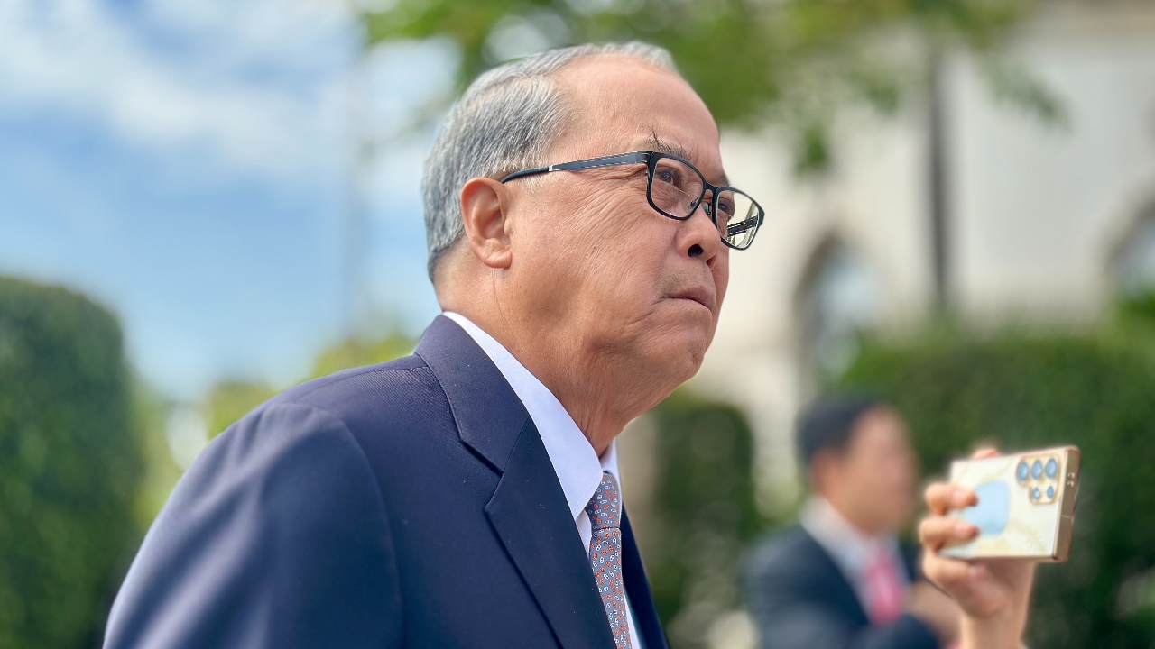 “ชูศักดิ์-สรวงศ์” รับ ครม. ถก ลับยื่นศาล รธน. ขอความชัดเจนคุณสมบัติตั้งรัฐมนตรี