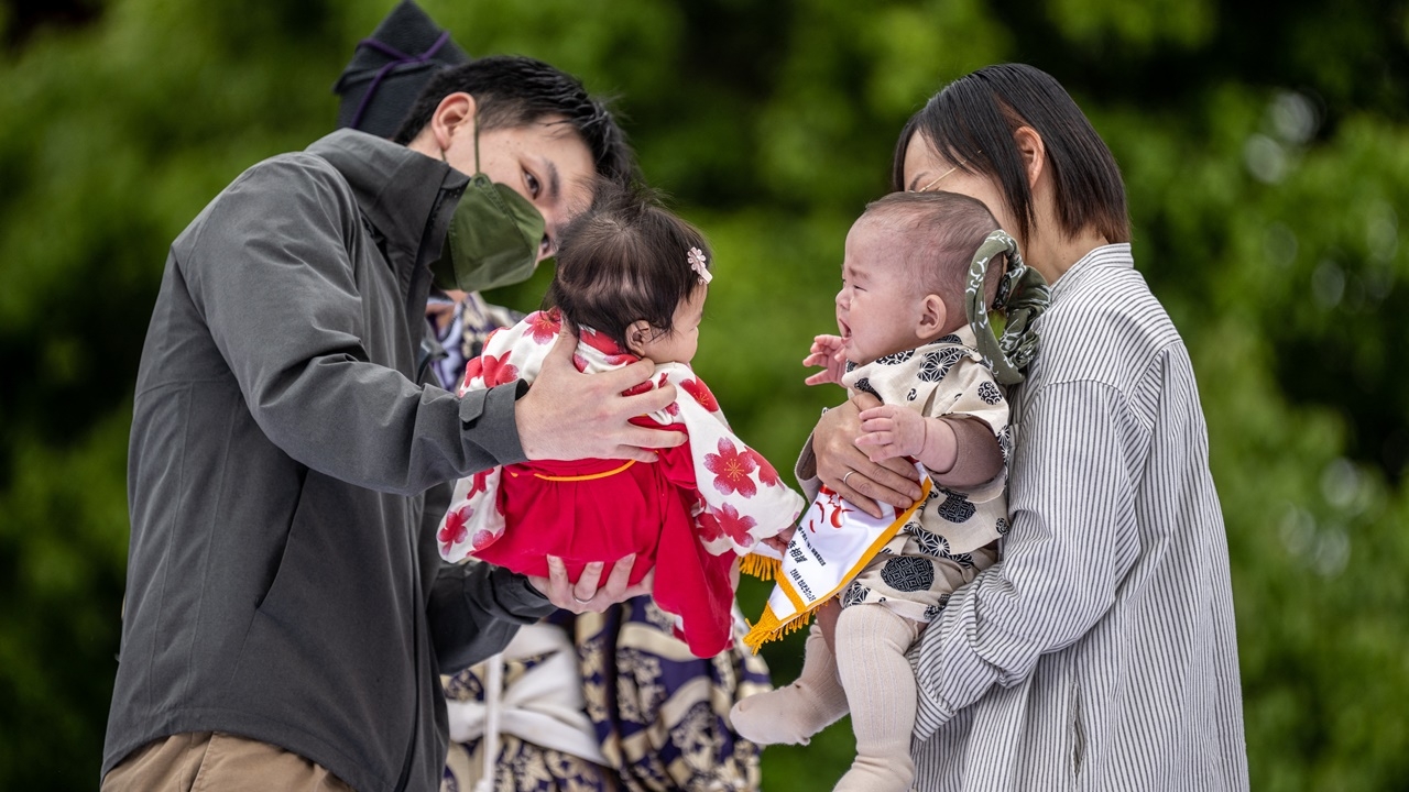 ญี่ปุ่นเด็กเกิดลดลงปีที่ 9 ติดต่อกันในปี 2567 ตอกย้ำวิกฤติประชากร