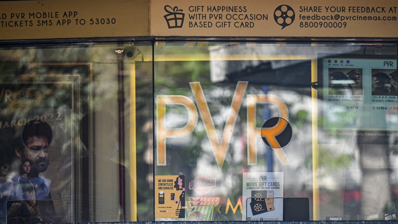 ทนายชาวอินเดียชนะคดี ฟ้องโรงหนังโฆษณาฉายนานเกิน