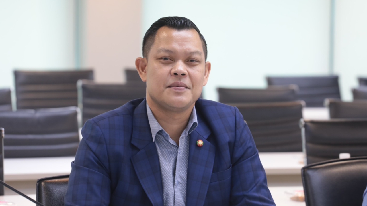 “ธนกร” แนะรัฐบาลฟื้นคนละครึ่ง-เราเที่ยวด้วยกัน กระตุ้นเศรษฐกิจ-ท่องเที่ยว